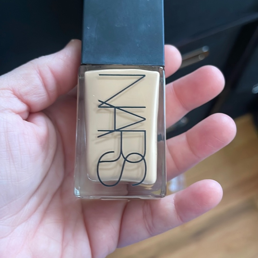 Nars Light Reflecting Fiji Foundation